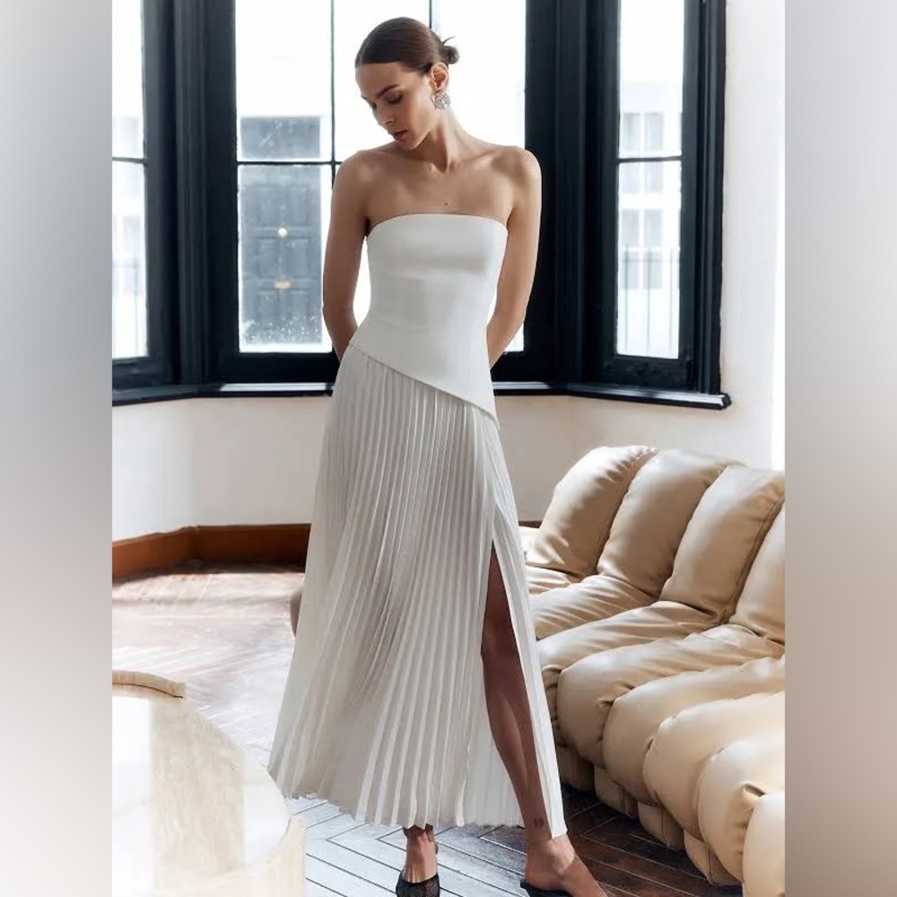 Commense Solid Pleated Strapless Split Dress in White